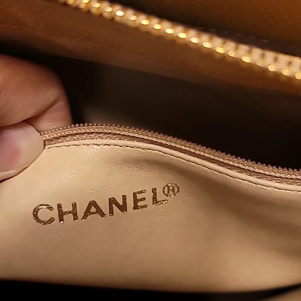 Vintage Chanel Shoulder Bag - Picture 6 of 15